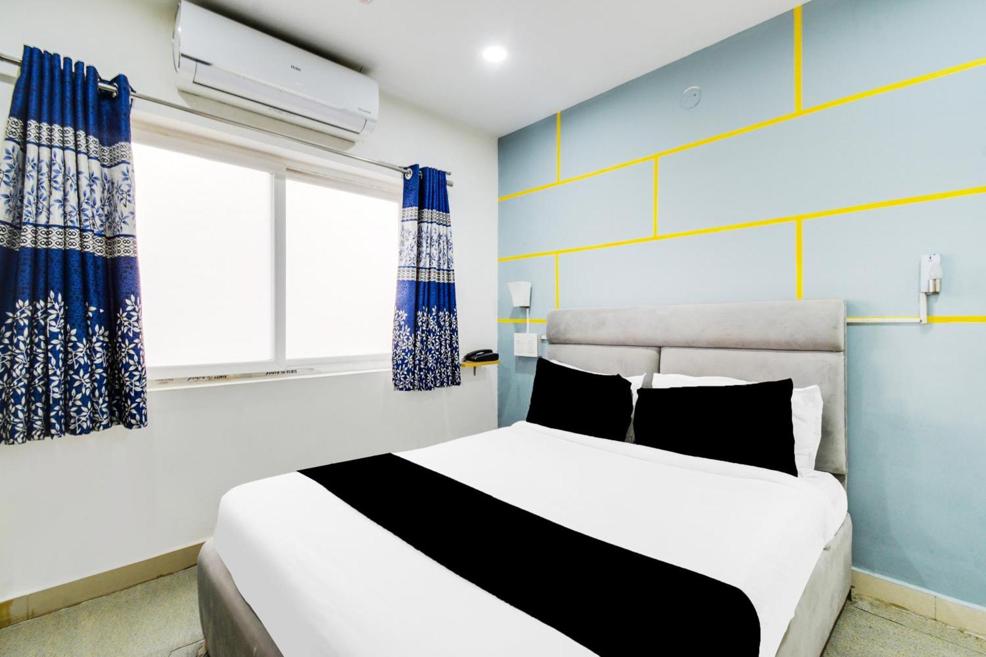 Super Townhouse Madhapur 100 Feet Road Formerly Jkc Grand Hyderabad Exteriör bild