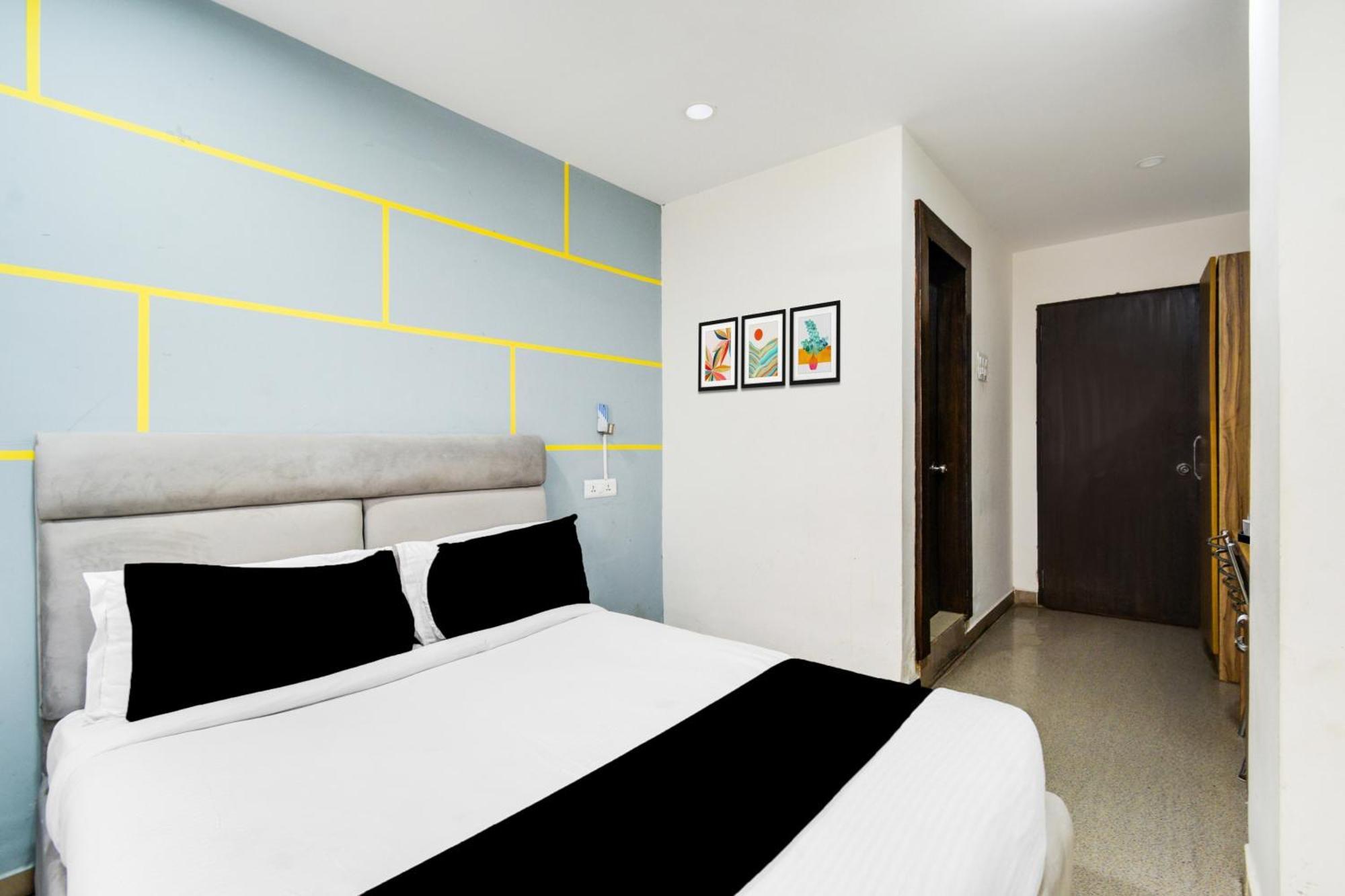 Super Townhouse Madhapur 100 Feet Road Formerly Jkc Grand Hyderabad Exteriör bild